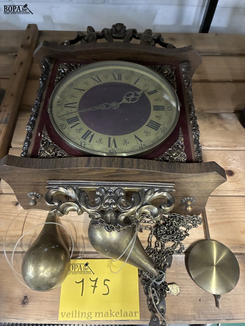 Wandklok met koperen gewichten – foto 2 – kavel bij BOPA Auctions, Oekene