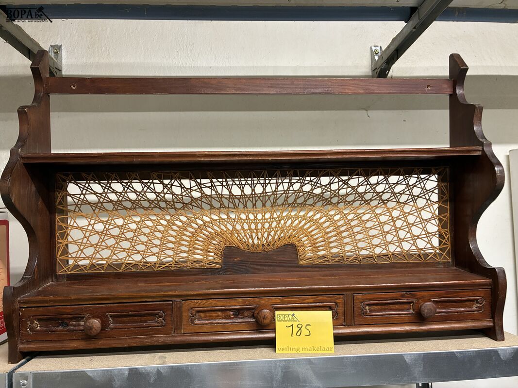 Houten wandrek met 3 lades – foto 3 – kavel bij BOPA Auctions, Oekene