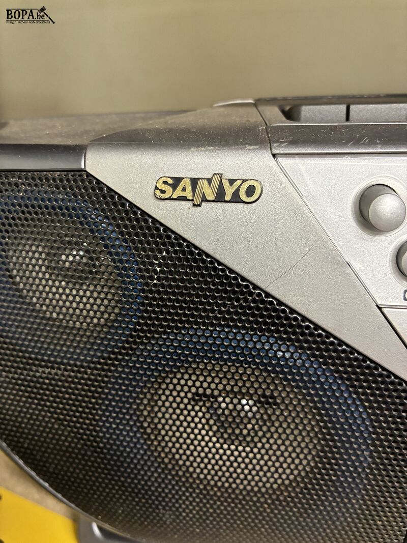Radio's Konig en Sanyo - 2 stuks – foto 9 – kavel bij BOPA Auctions, Oekene