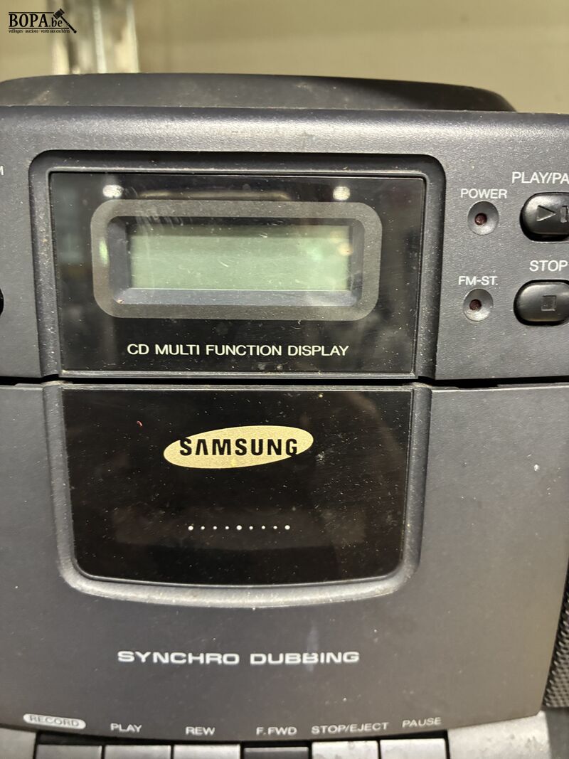 Radio's Samsung en Magnum - 2 stuks – foto 4 – kavel bij BOPA Auctions, Oekene