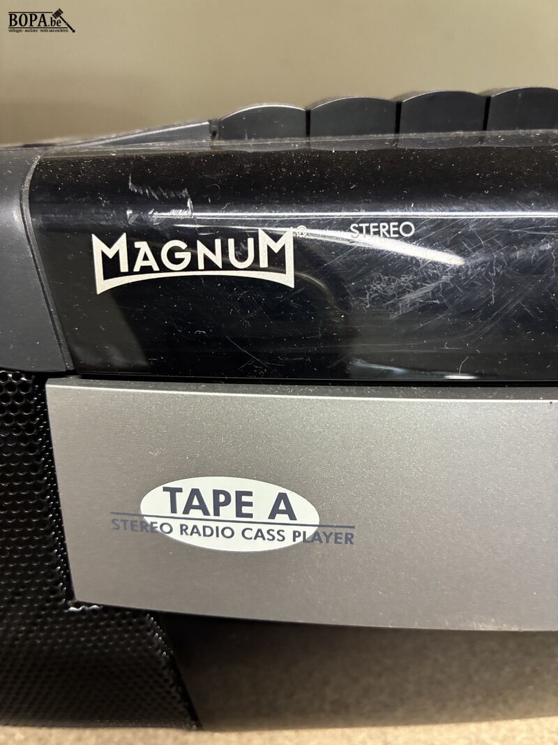 Radio's Samsung en Magnum - 2 stuks – foto 9 – kavel bij BOPA Auctions, Oekene