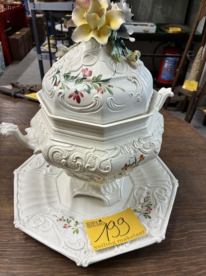 Porseleinen soepterrine met serveerschaal – foto 2 – kavel bij BOPA Auctions, Oekene