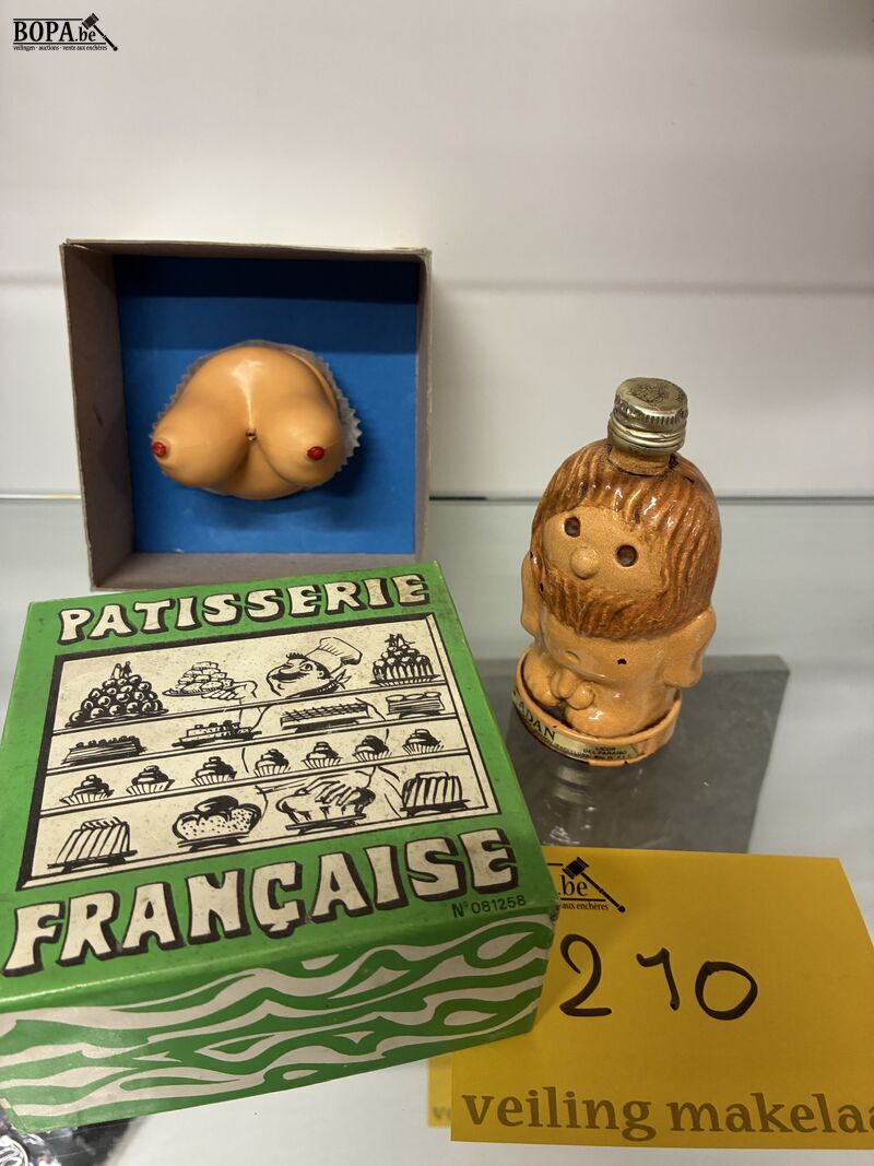 Novelty-item borsten + drankflesje Adam – foto 2 – kavel bij BOPA Auctions, Oekene