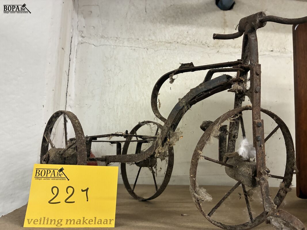 Miniatuur metalen retrofietsje – foto 2 – kavel bij BOPA Auctions, Oekene