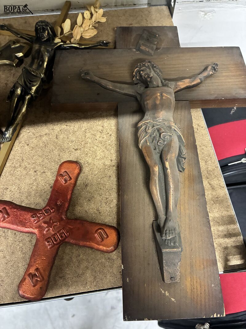 Lot religie kruisbeelden - 11 stuks – foto 7 – kavel bij BOPA Auctions, Oekene