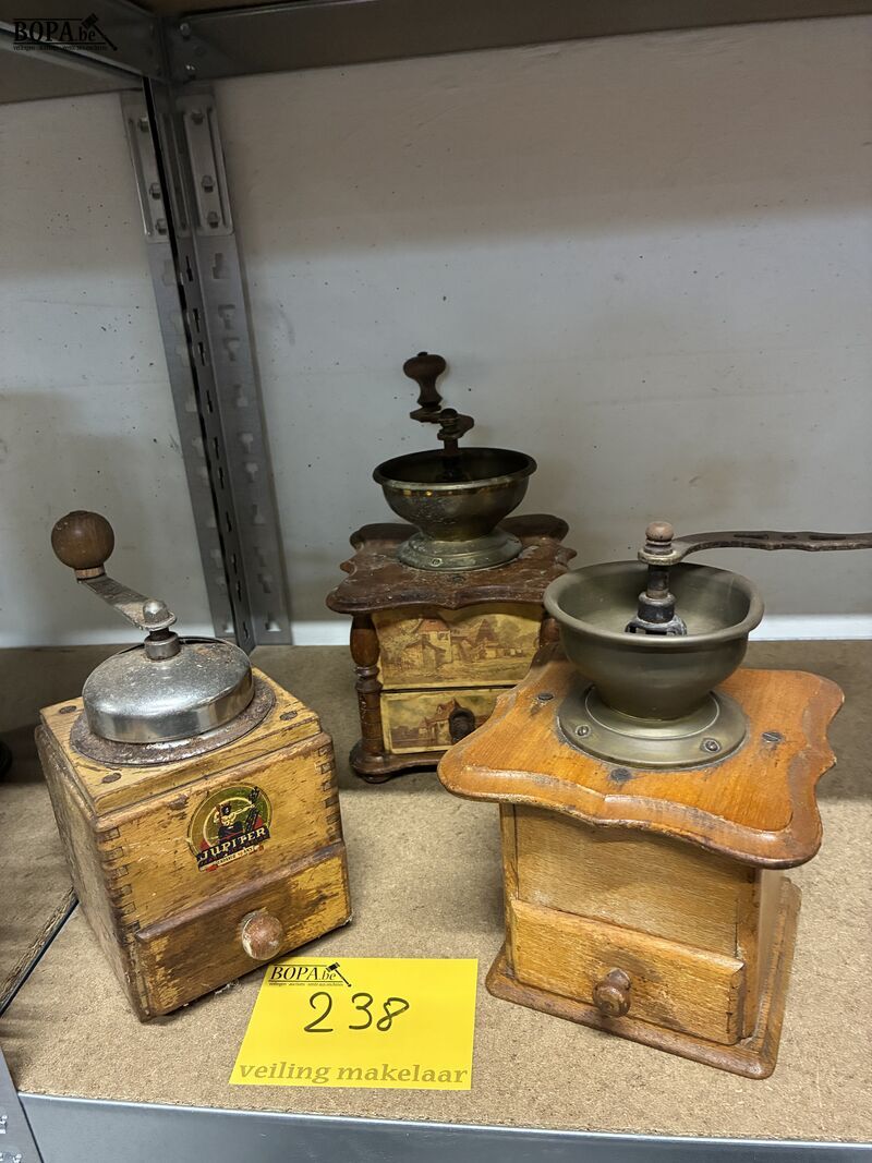 Retro koffiemolentjes - 3 stuks – foto 2 – kavel bij BOPA Auctions, Oekene