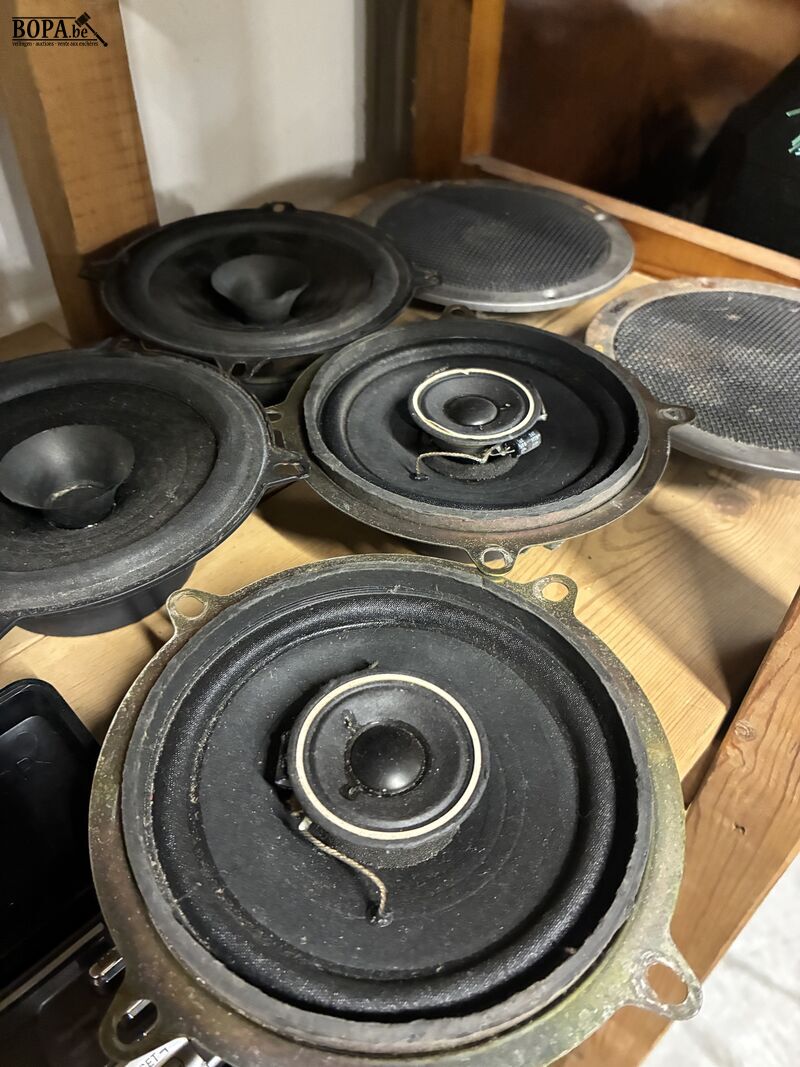 Autoradio blaupunkt met toebehoren – foto 5 – kavel bij BOPA Auctions, Oekene