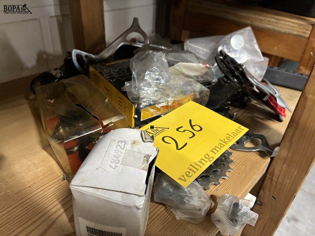 Lot fietsonderdelen – foto 2 – kavel bij BOPA Auctions, Oekene
