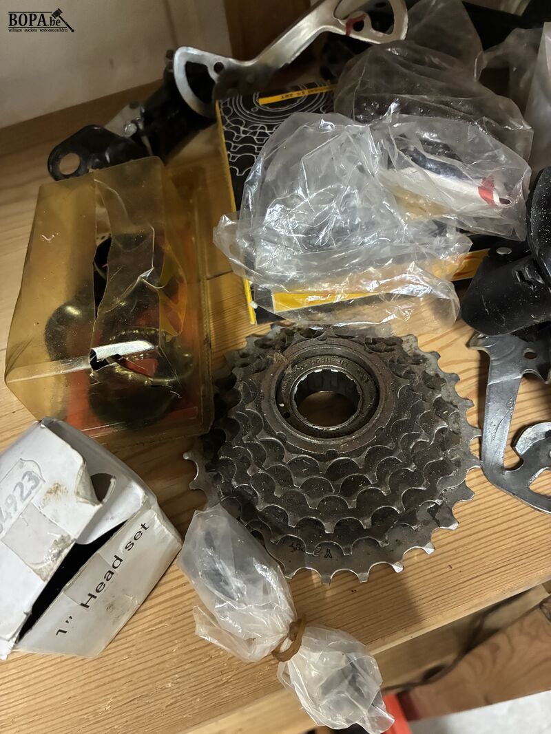 Lot fietsonderdelen – foto 4 – kavel bij BOPA Auctions, Oekene