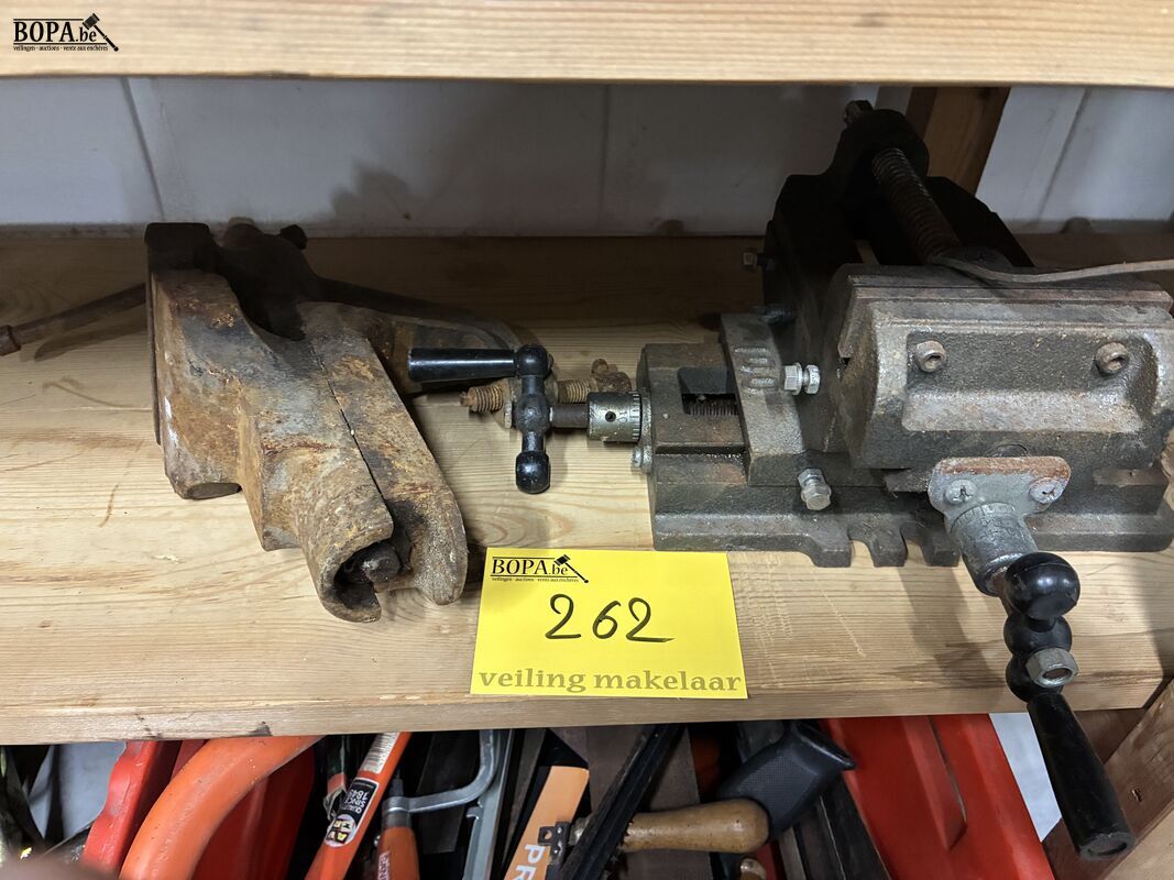Bankschroef - 2 stuks – foto 2 – kavel bij BOPA Auctions, Oekene