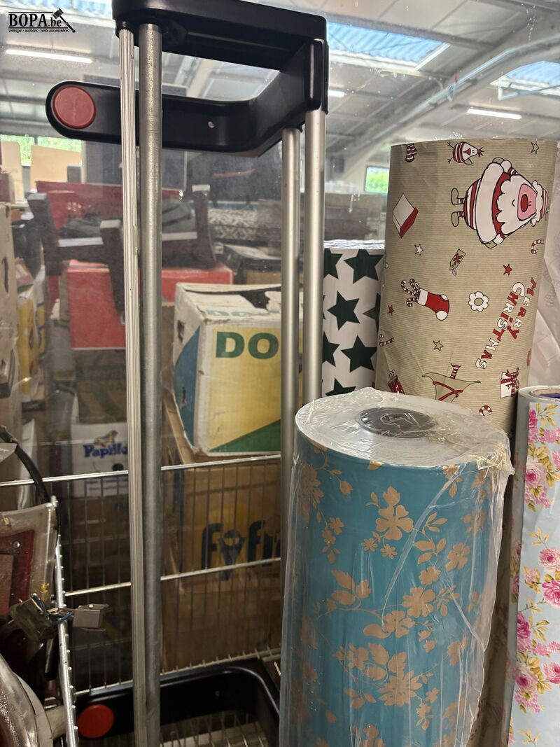 Lot inpakpapier + rolafsnijder – foto 4 – kavel bij BOPA Auctions, Oekene