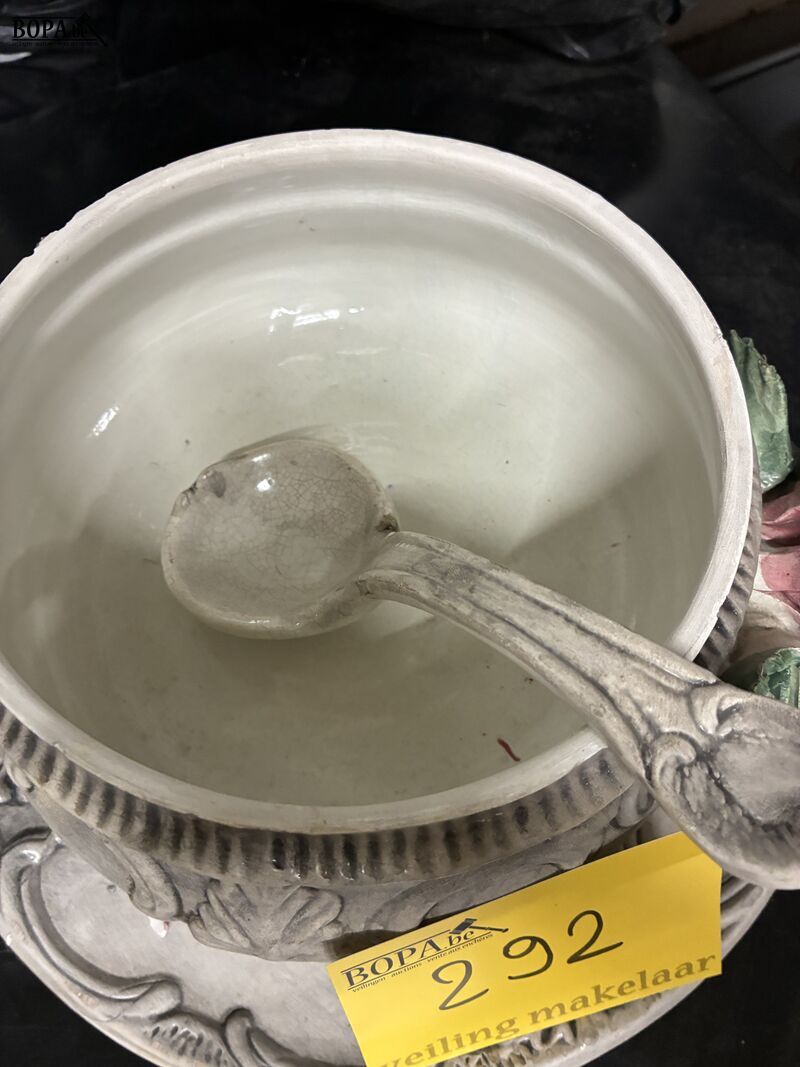Keramieken soepterrine met serveerschaal – foto 3 – kavel bij BOPA Auctions, Oekene