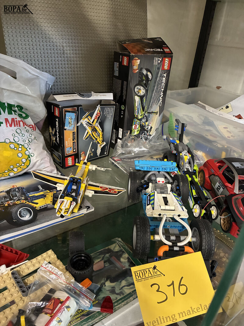 Lot LEGO Technic – foto 4 – kavel bij BOPA Auctions, Oekene