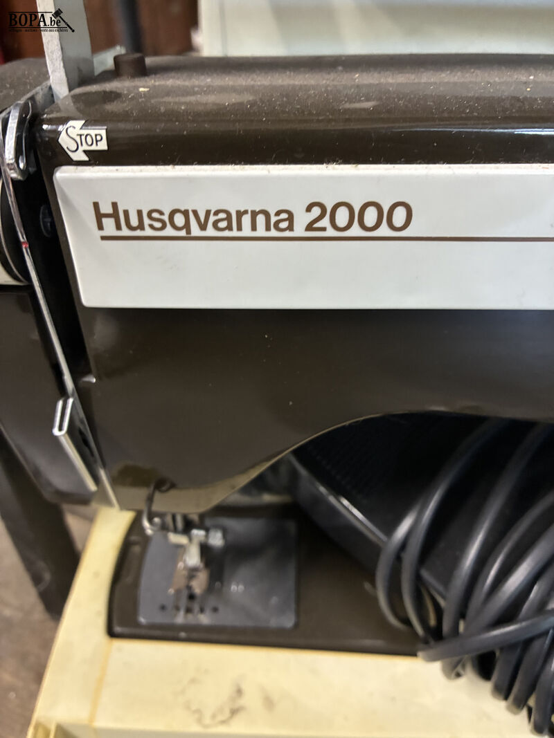 Vintage naaimachine Husqvarna 2000 – foto 4 – kavel bij BOPA Auctions, Oekene