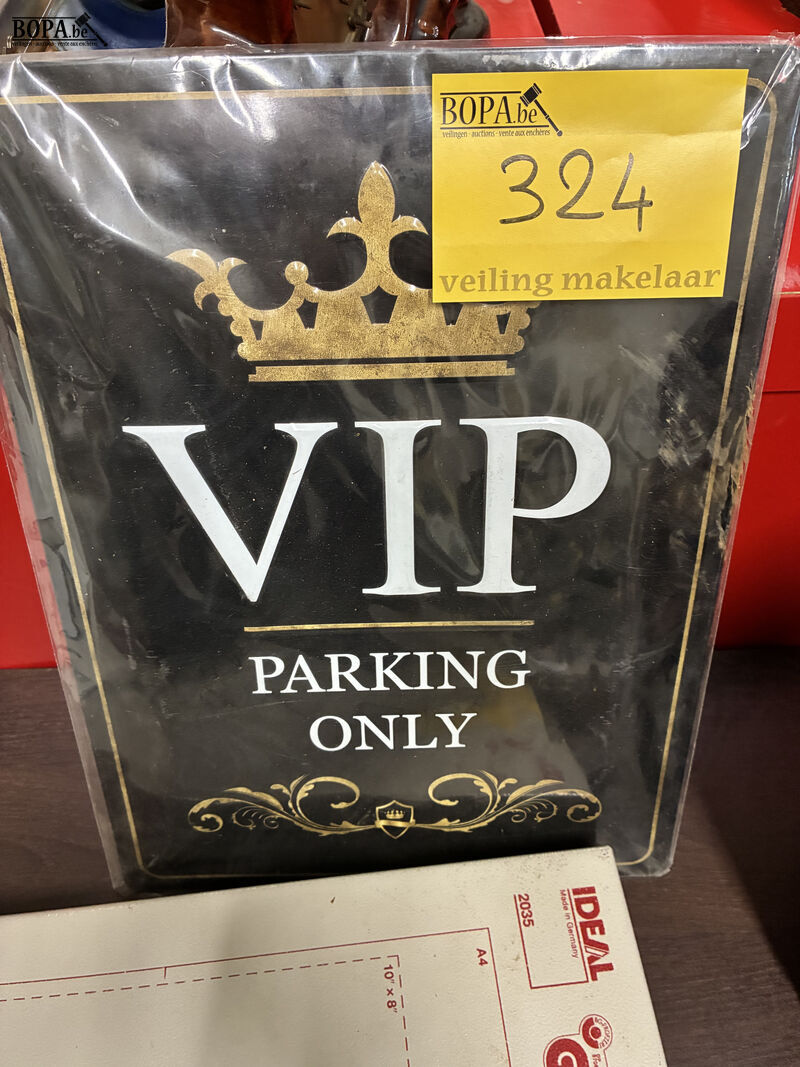 Metalen wandbord VIP Parking – foto 2 – kavel bij BOPA Auctions, Oekene