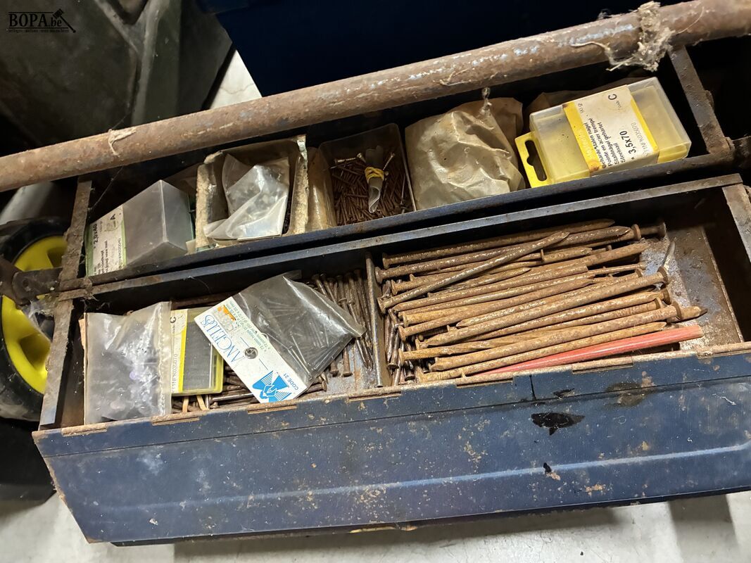 Metalen gereedschapskoffer met inhoud – foto 3 – kavel bij BOPA Auctions, Oekene
