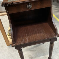 Klassieke houten bijzettafel – kavel bij BOPA Auctions, Oekene