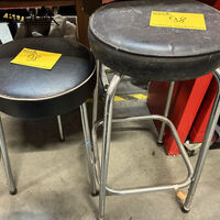 Vintage verchroomde metalen barkrukken - 2 stuks – kavel bij BOPA Auctions, Oekene