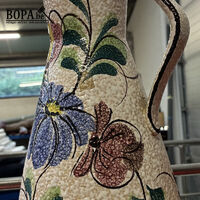 Vintage West-Duitse keramieken schenkkan/vaas – kavel bij BOPA Auctions, Oekene