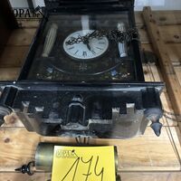 Wandklok met koperen gewichten – kavel bij BOPA Auctions, Oekene