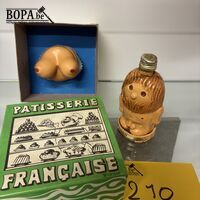Novelty-item borsten + drankflesje Adam – kavel bij BOPA Auctions, Oekene