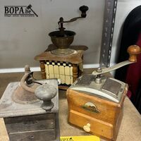 Retro koffiemolentjes - 3 stuks – kavel bij BOPA Auctions, Oekene