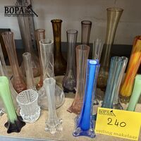 Lot solifleurvaasjes - 19 stuks – kavel bij BOPA Auctions, Oekene