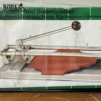 Tegelsnijder Jokosit – kavel bij BOPA Auctions, Oekene