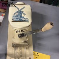 Retro koffiemolen PeDe – kavel bij BOPA Auctions, Oekene