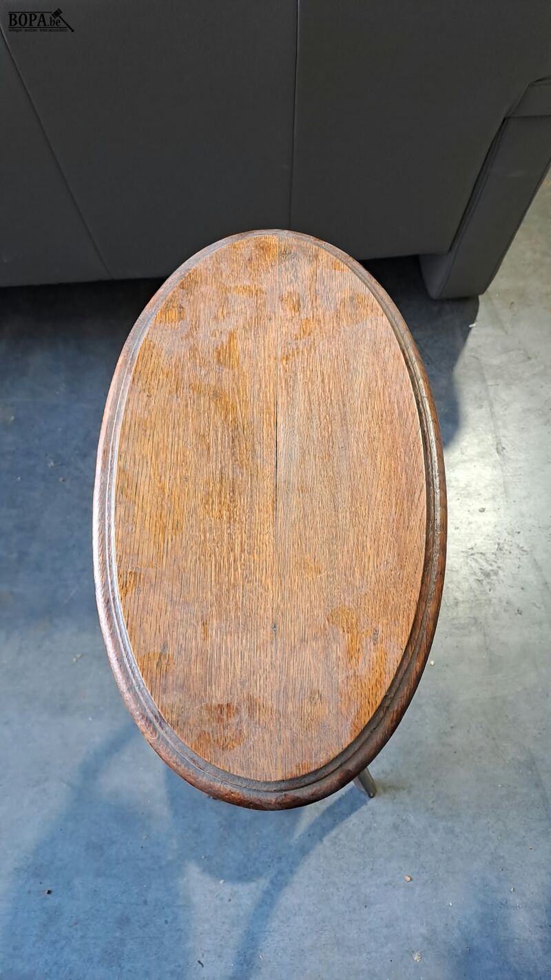 Antieken houten plantentafel met sierlijk gebogen poten en o – foto 4 – kavel bij BOPA Auctions, Aarsele