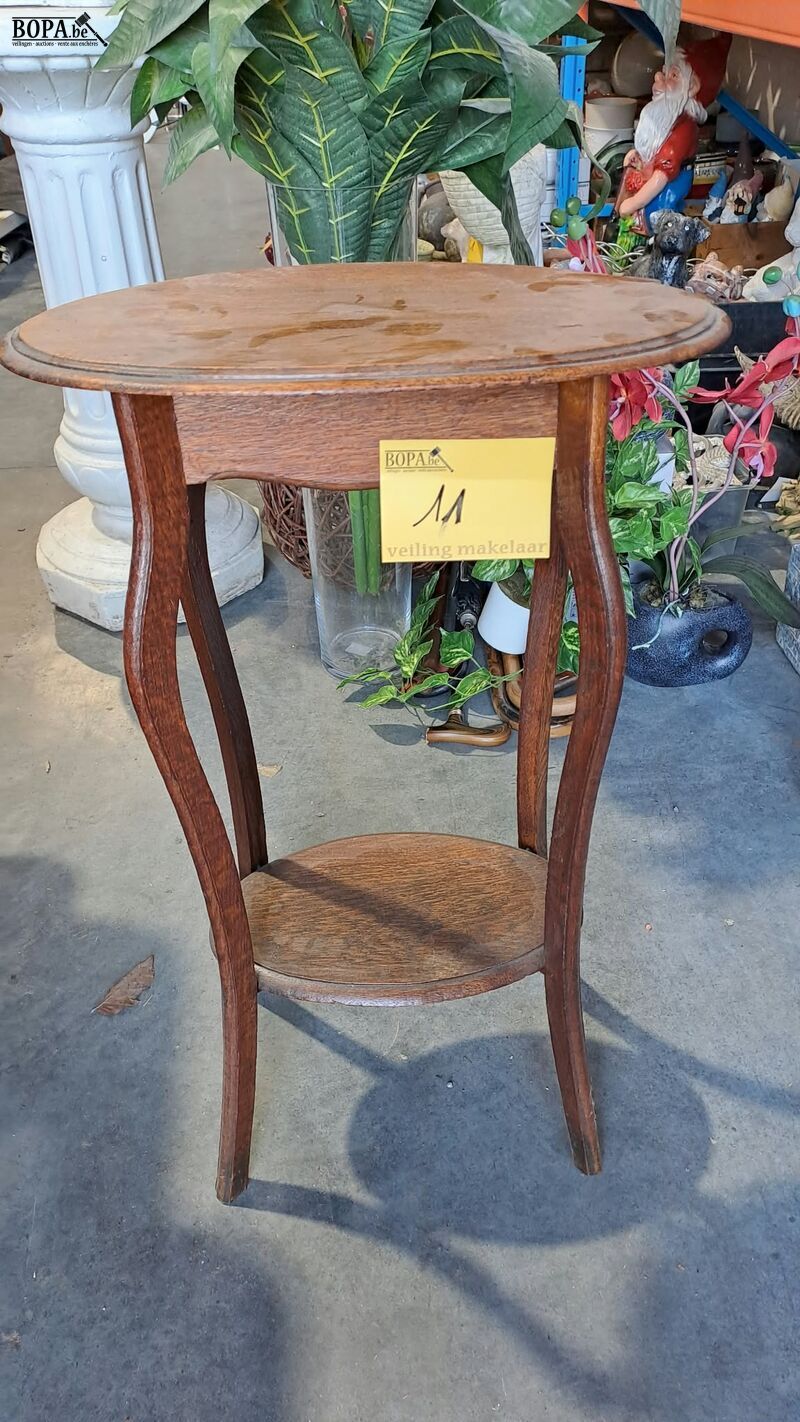 Antieken houten plantentafel met sierlijk gebogen poten en o – foto 5 – kavel bij BOPA Auctions, Aarsele
