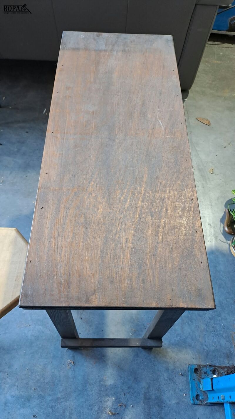 Lot houten plantentafeltje en kruk met 3 poten - 2 stuks – foto 4 – kavel bij BOPA Auctions, Aarsele