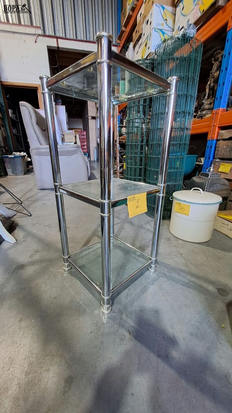 Sidetable in glanzend chrome en glazen legplanken – foto 2 – kavel bij BOPA Auctions, Aarsele