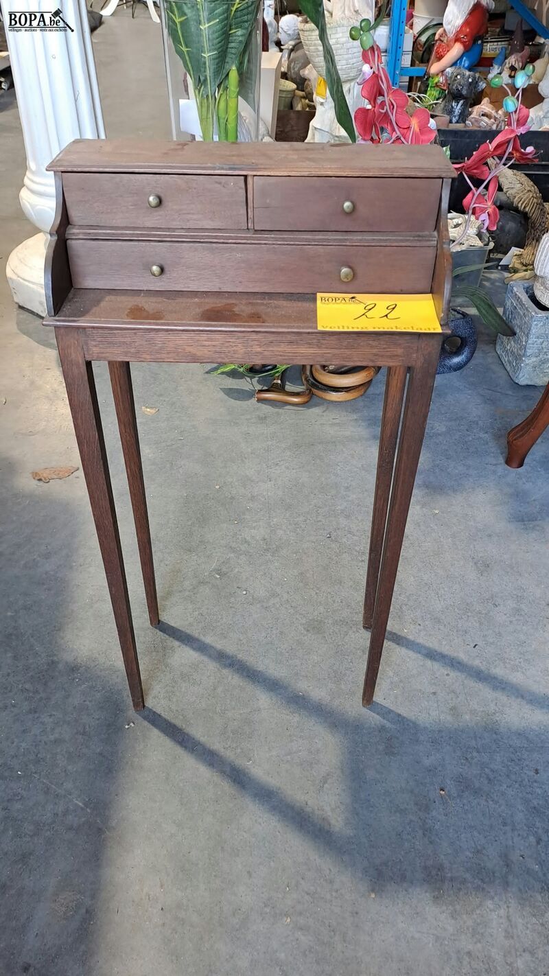 Smal antieken houten bijzettafeltje/mini-secretaire met lade – foto 2 – kavel bij BOPA Auctions, Aarsele