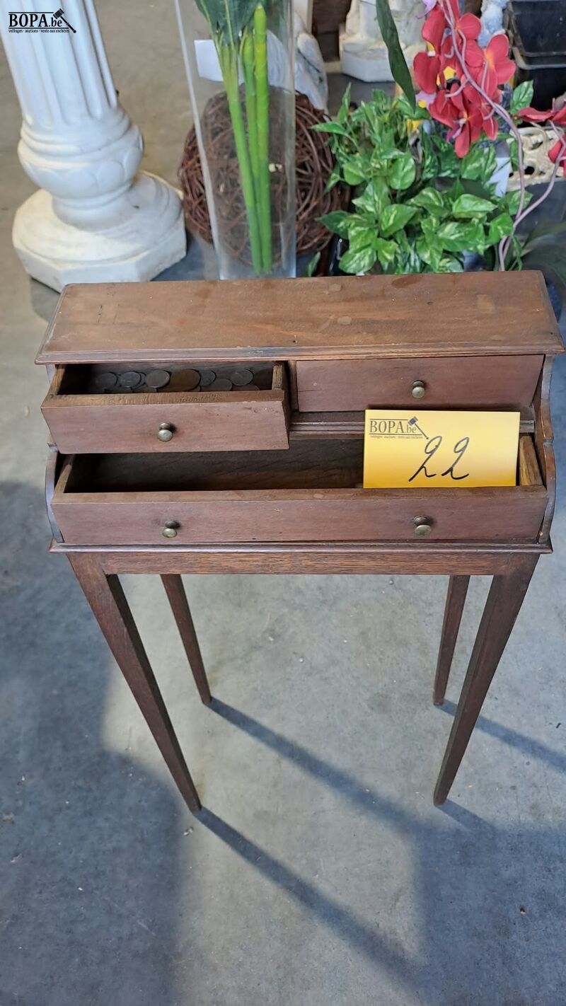 Smal antieken houten bijzettafeltje/mini-secretaire met lade – foto 3 – kavel bij BOPA Auctions, Aarsele