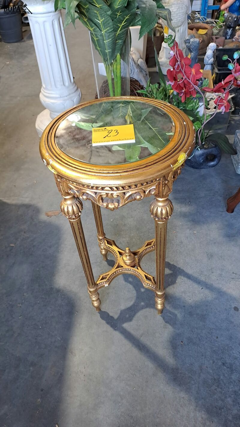 Oude vergulde houten bijzettafel met spiegelblad – foto 2 – kavel bij BOPA Auctions, Aarsele