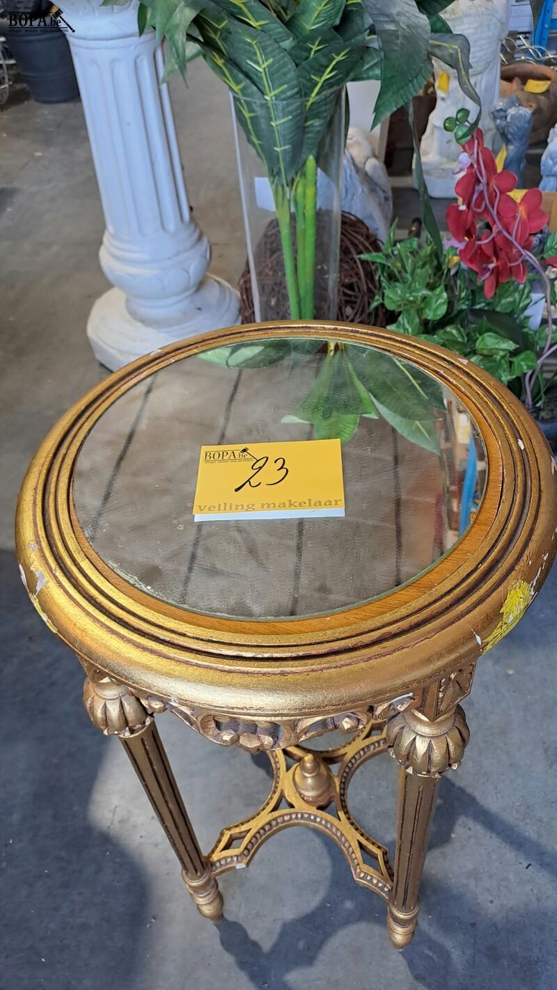 Oude vergulde houten bijzettafel met spiegelblad – foto 4 – kavel bij BOPA Auctions, Aarsele