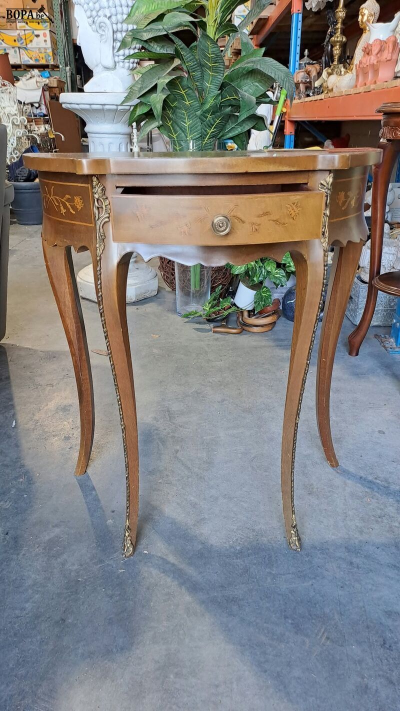 Bijzettafel Lodewijk XV stijl walnotenhout met bloeminlegwer – foto 7 – kavel bij BOPA Auctions, Aarsele