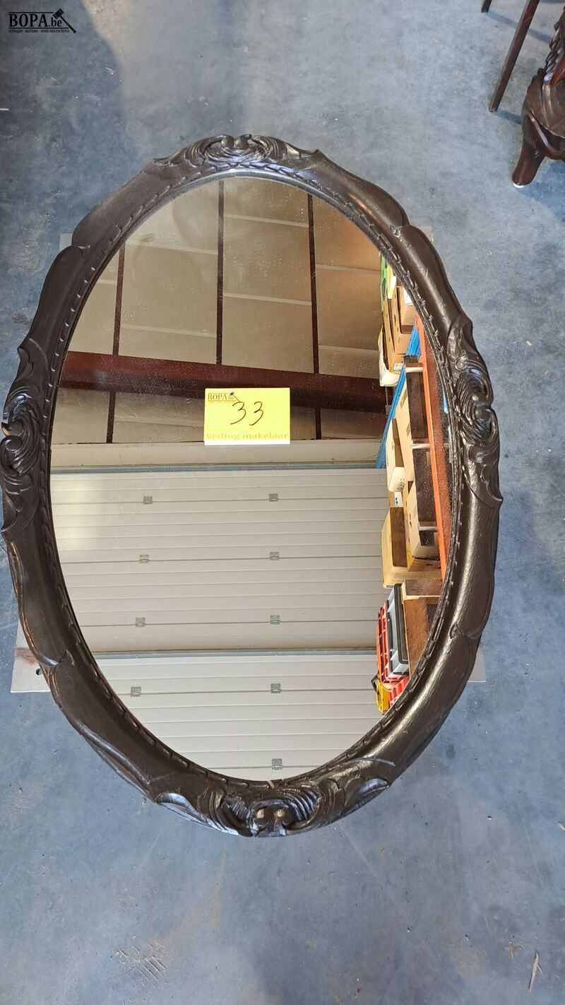 Ovalen spiegel in houten kader – foto 2 – kavel bij BOPA Auctions, Aarsele