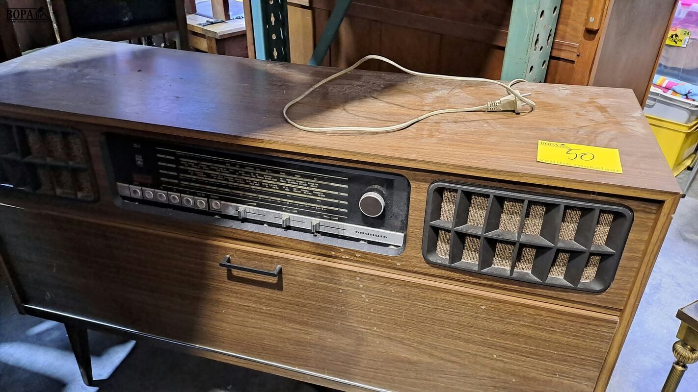 Muziekmeubel Vintage Grundig radiomodel '60 ingebouwde plate – foto 2 – kavel bij BOPA Auctions, Aarsele