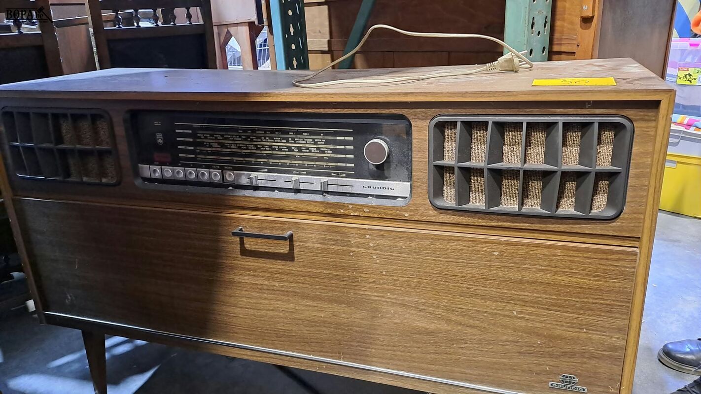 Muziekmeubel Vintage Grundig radiomodel '60 ingebouwde plate – foto 3 – kavel bij BOPA Auctions, Aarsele