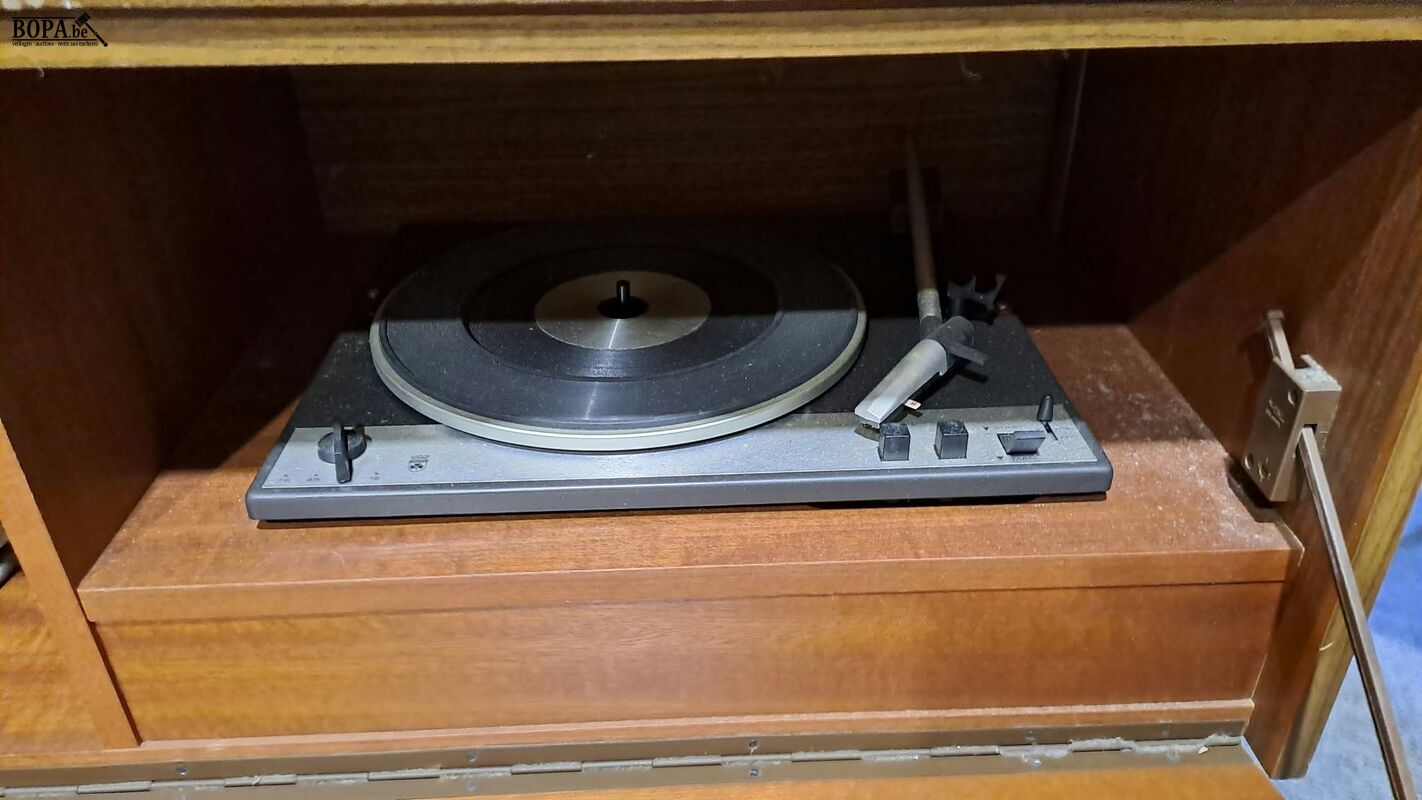 Muziekmeubel Vintage Grundig radiomodel '60 ingebouwde plate – foto 6 – kavel bij BOPA Auctions, Aarsele