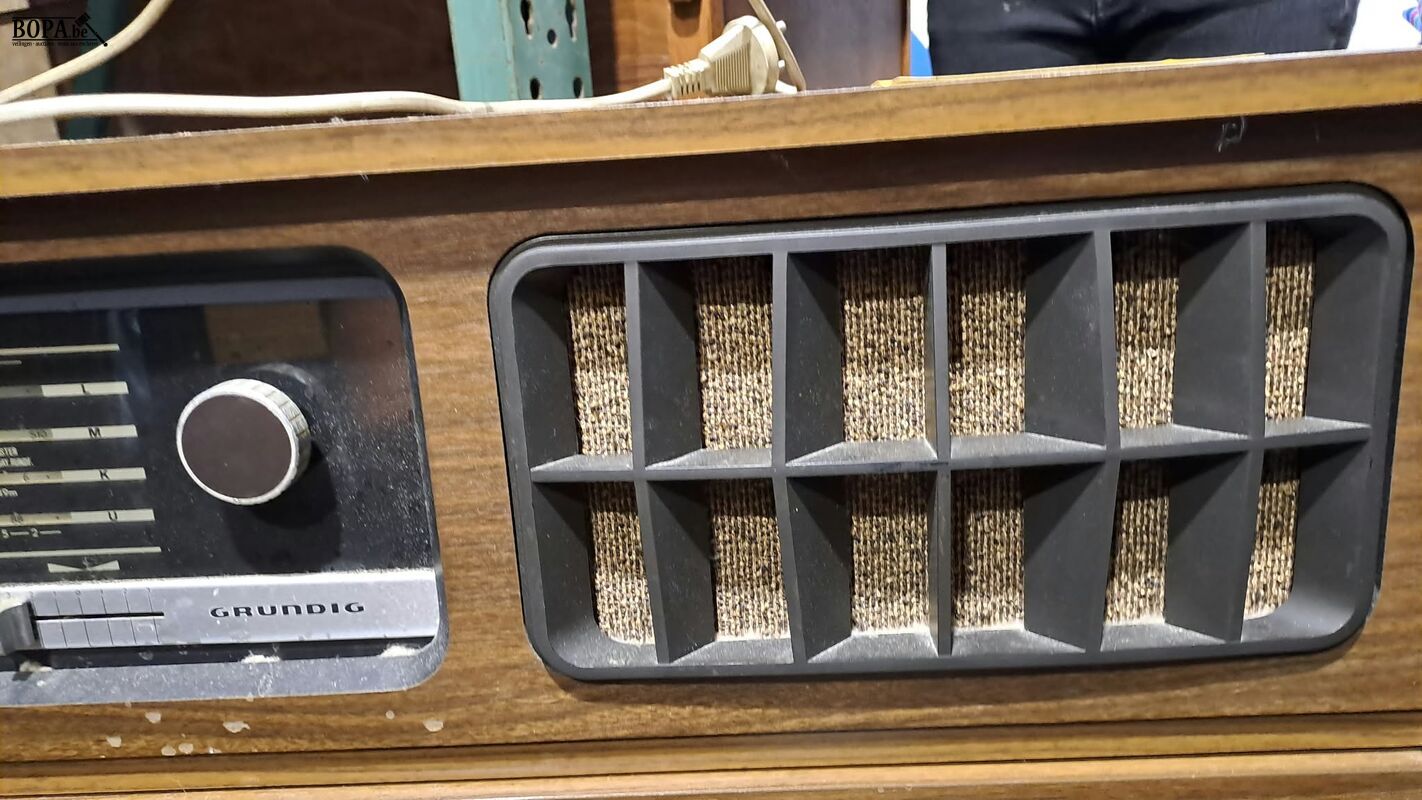 Muziekmeubel Vintage Grundig radiomodel '60 ingebouwde plate – foto 8 – kavel bij BOPA Auctions, Aarsele