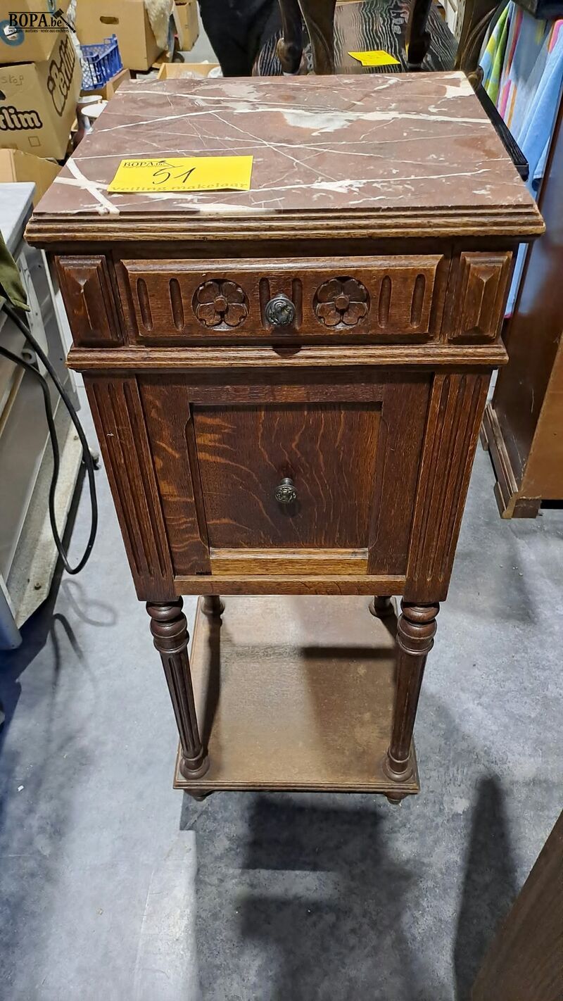 Meubelkastje met marmeren blad – foto 2 – kavel bij BOPA Auctions, Aarsele