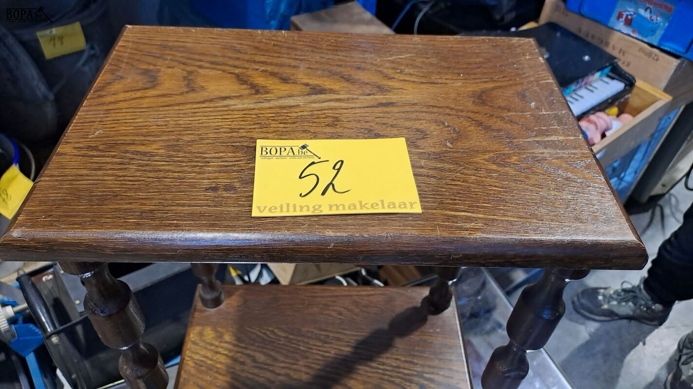Bijzettafel gedraaide poten – foto 3 – kavel bij BOPA Auctions, Aarsele