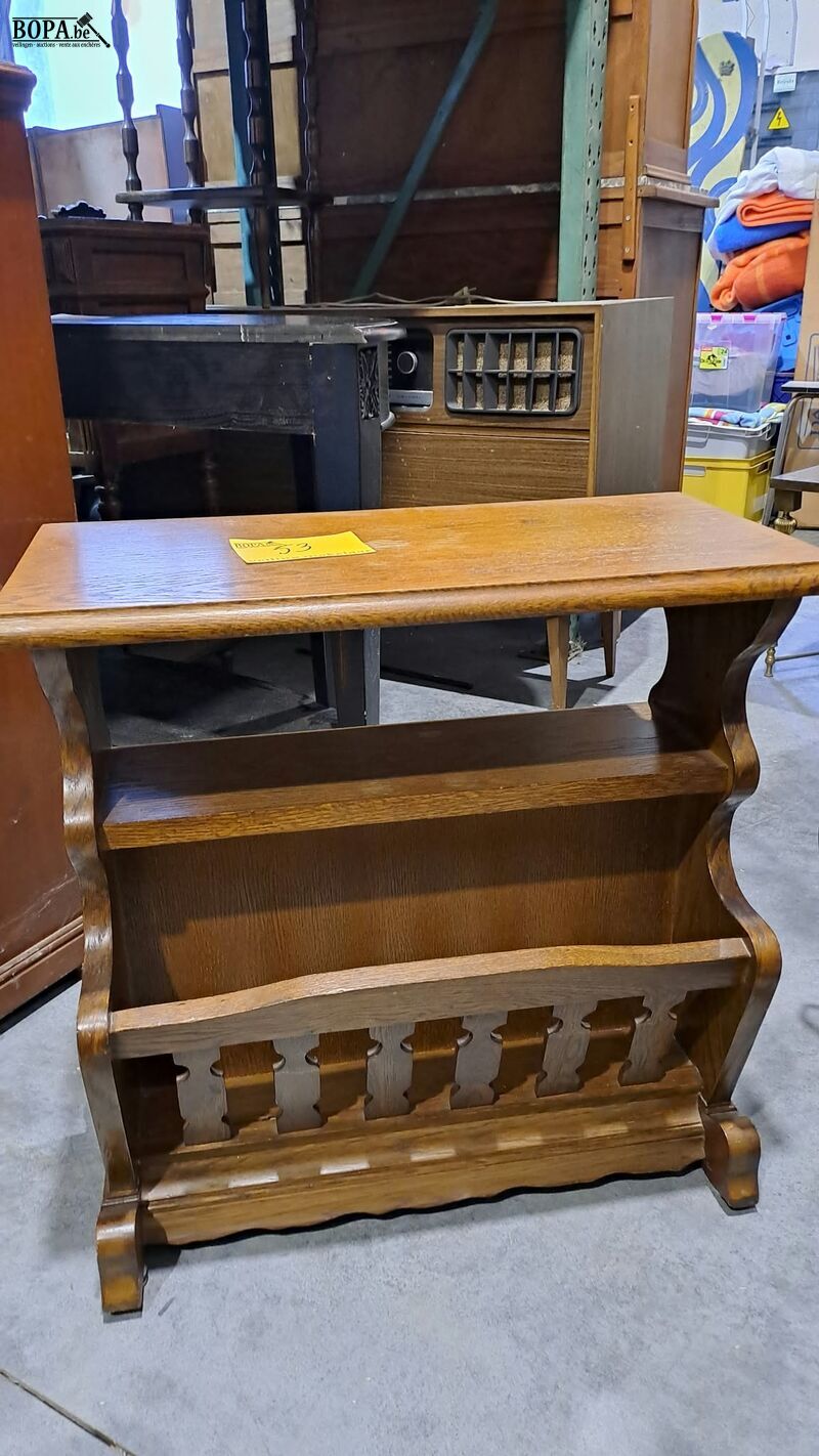 Houten lectuurbak met ingebouwd tafeltje – foto 2 – kavel bij BOPA Auctions, Aarsele