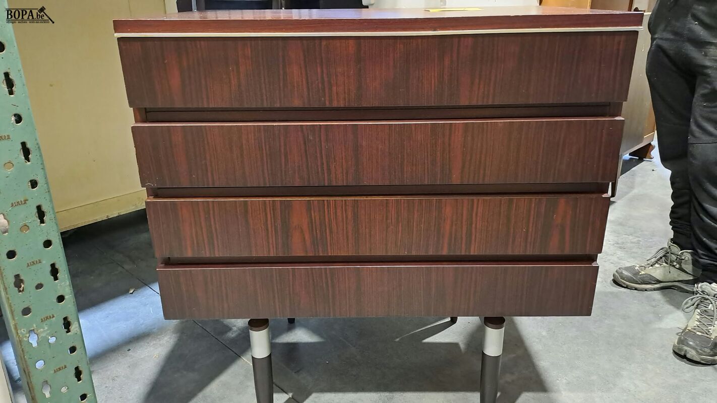 Ladekast van donker houtfineer met 3 lades Mid-Century – foto 4 – kavel bij BOPA Auctions, Aarsele