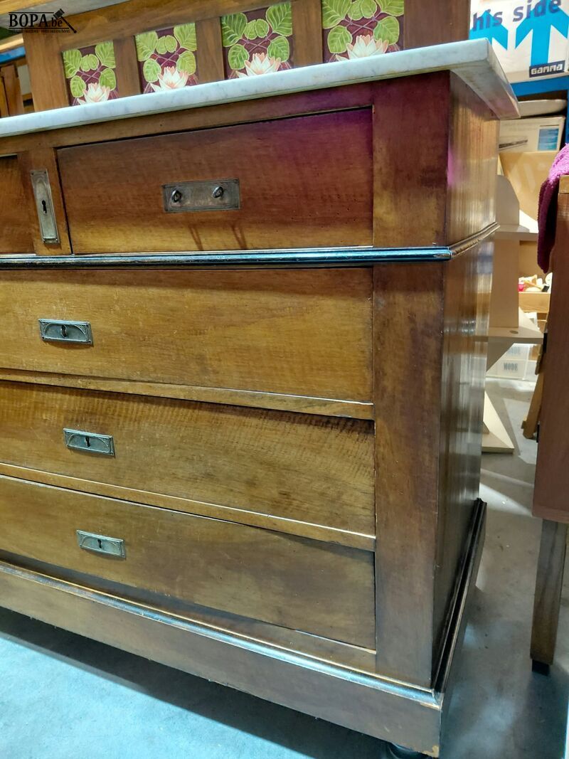 Antiek meubel commode met keramische tegels en marmeren blad – foto 5 – kavel bij BOPA Auctions, Aarsele