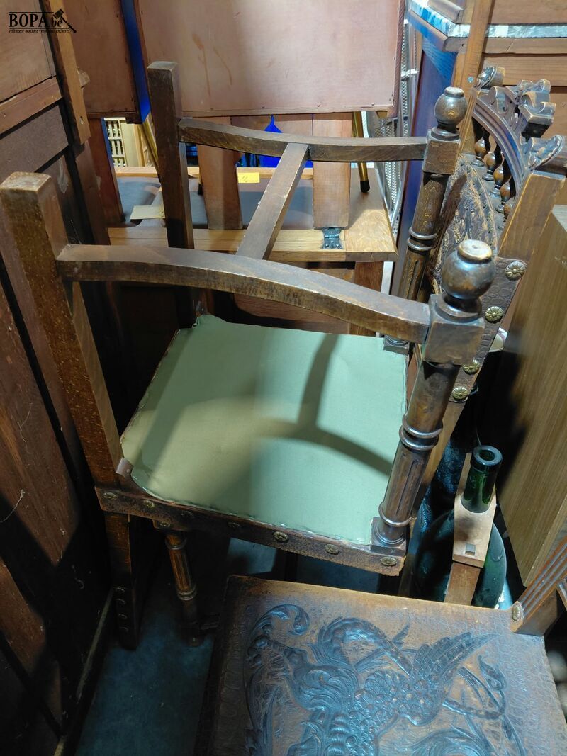 Neorenaissance stijl 1890-1900 antieke stoelen reliëfwerkniv – foto 5 – kavel bij BOPA Auctions, Aarsele