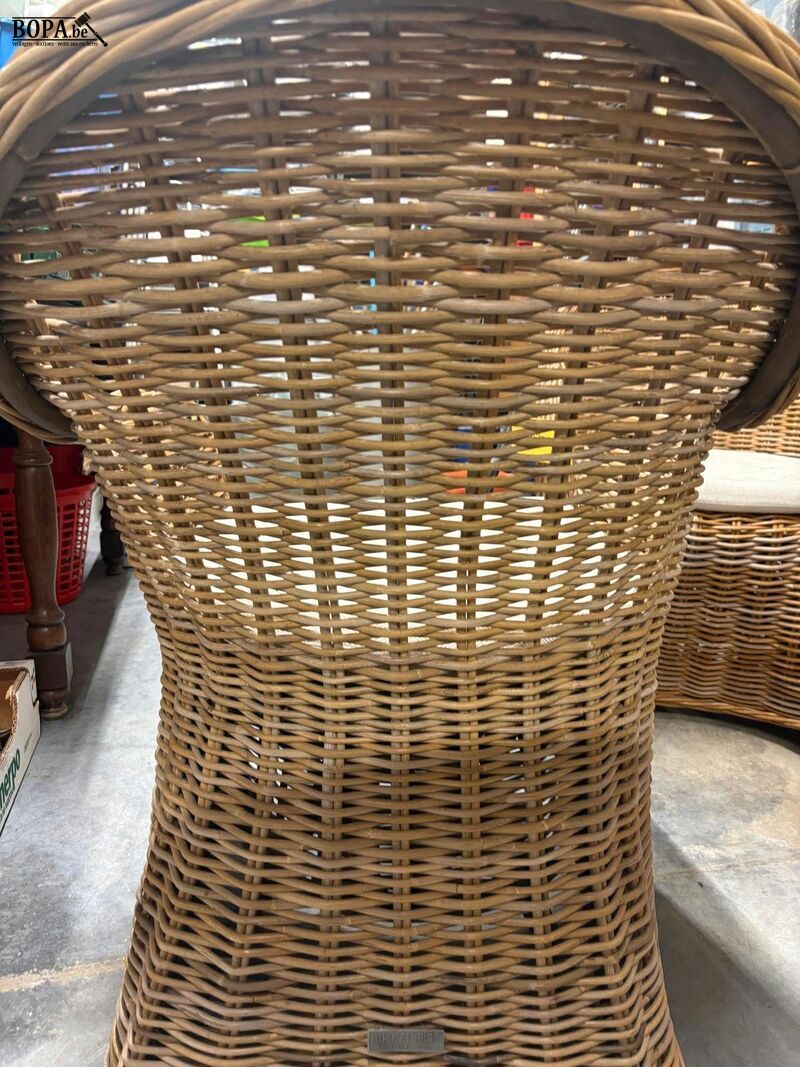 Rotan fauteuils gebogen kuipdesign met kussen - 2 stuks – foto 6 – kavel bij BOPA Auctions, Aarsele